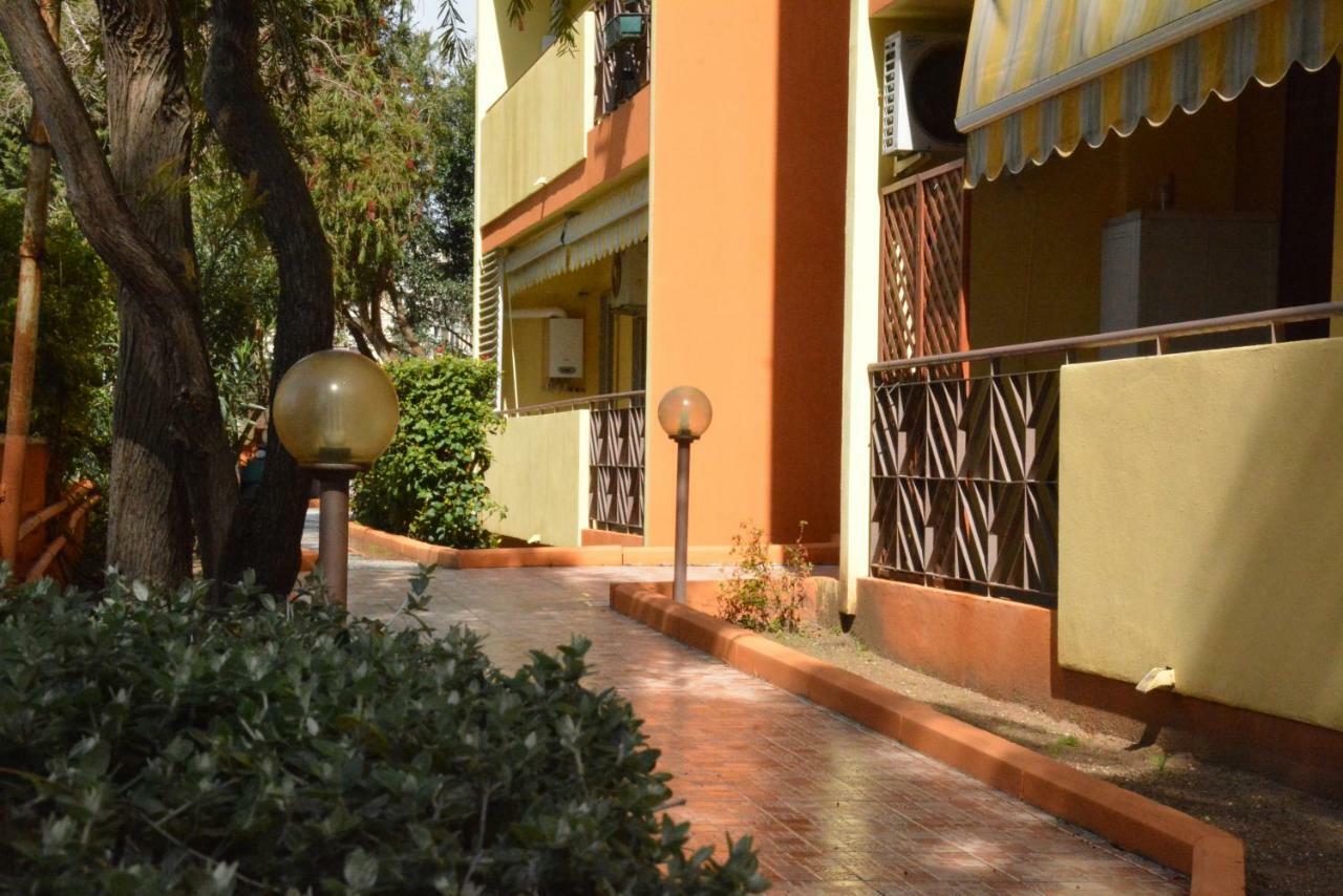 مبيت وإفطار كوارتو سانتيلينا Giardini E Mare المظهر الخارجي الصورة