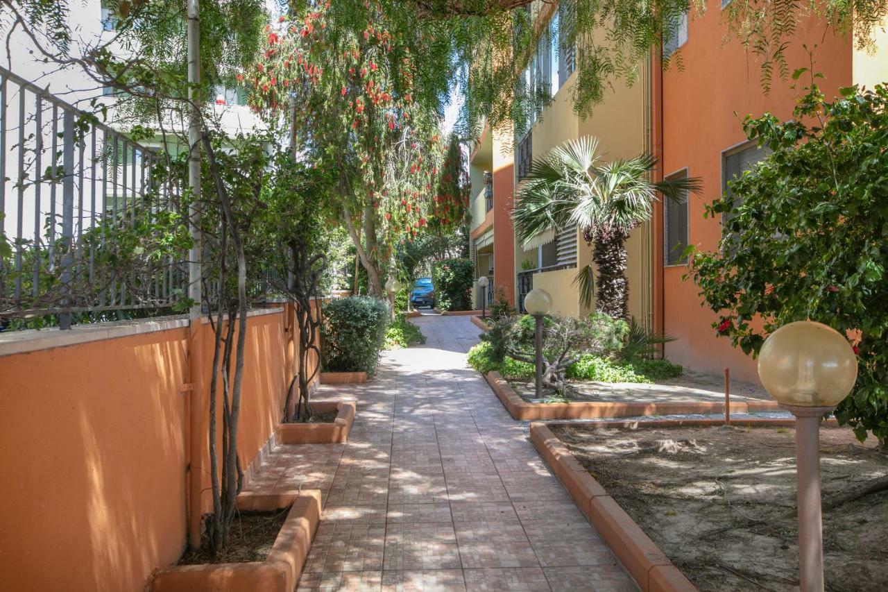 مبيت وإفطار كوارتو سانتيلينا Giardini E Mare المظهر الخارجي الصورة
